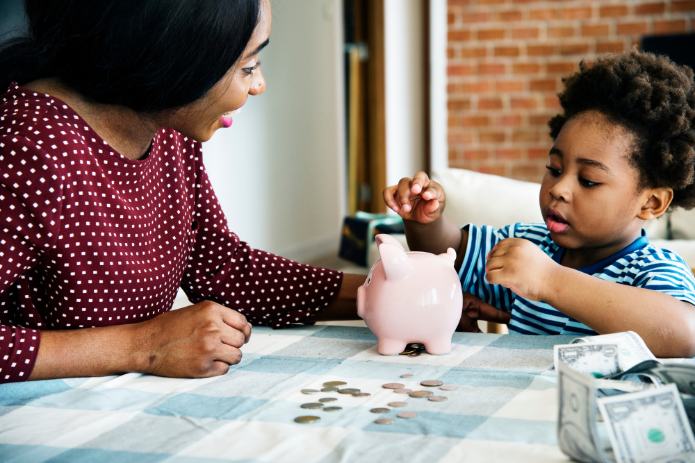 Qual a importância da mesada na educação financeira dos filhos?